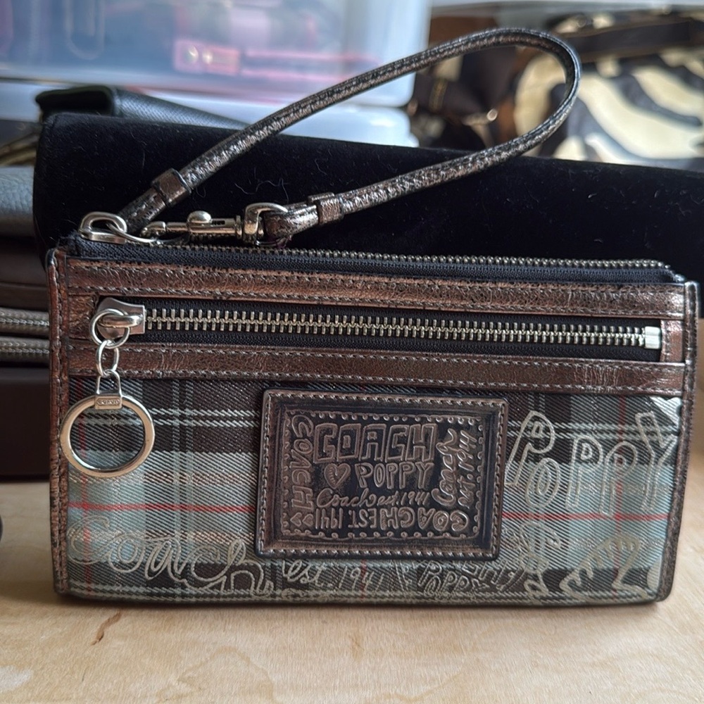 Coach Poppy Plaid Wristlet –‎ Metallic Trim & Graffiti Script ✨